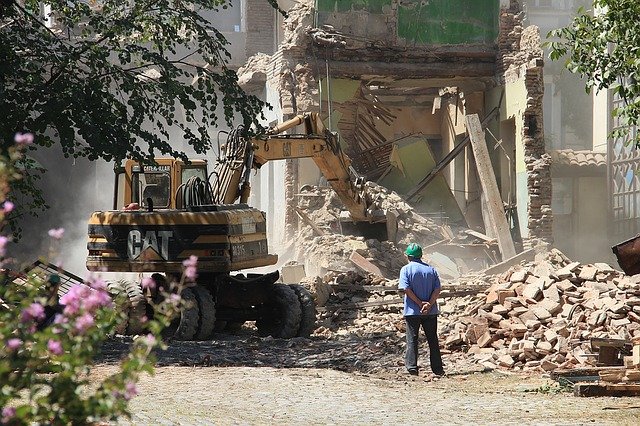 demolice domu.jpg